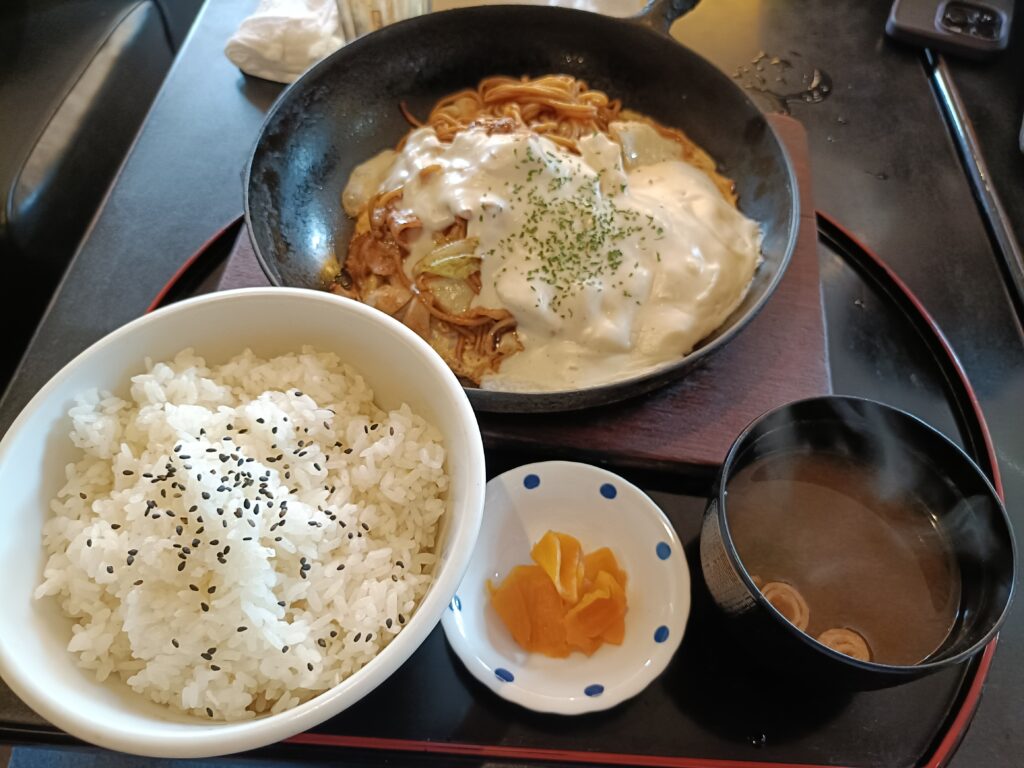 カフェ メルス 猪子石店