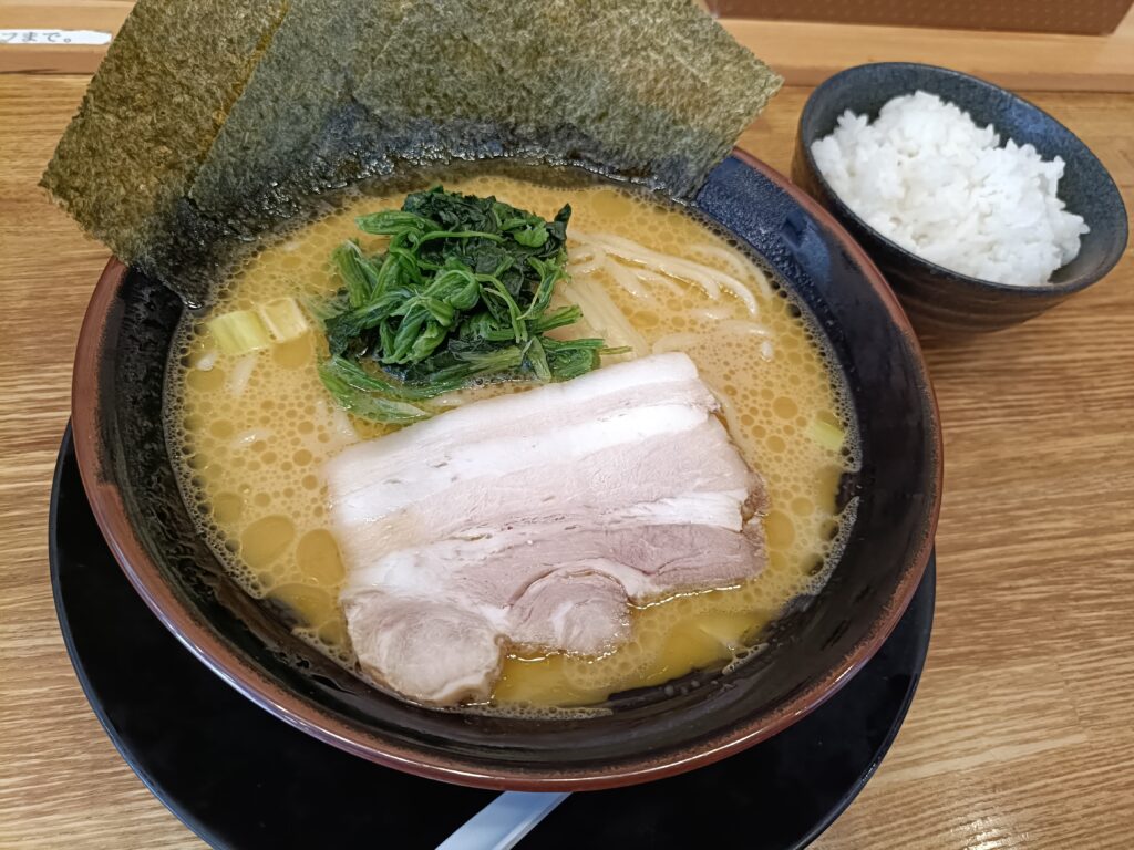 横浜家系ラーメン でら家 名古屋駅前店