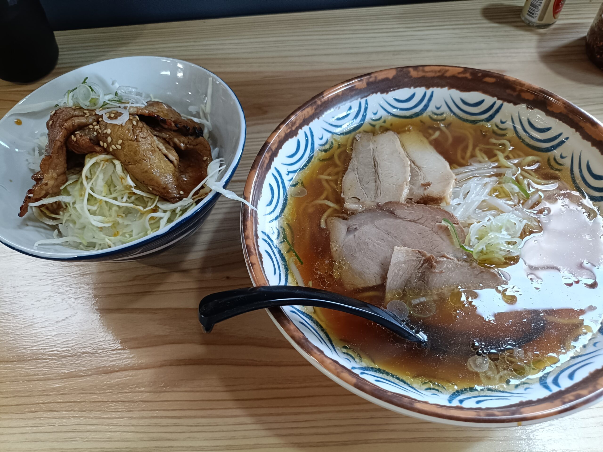 豚ぎょ食堂