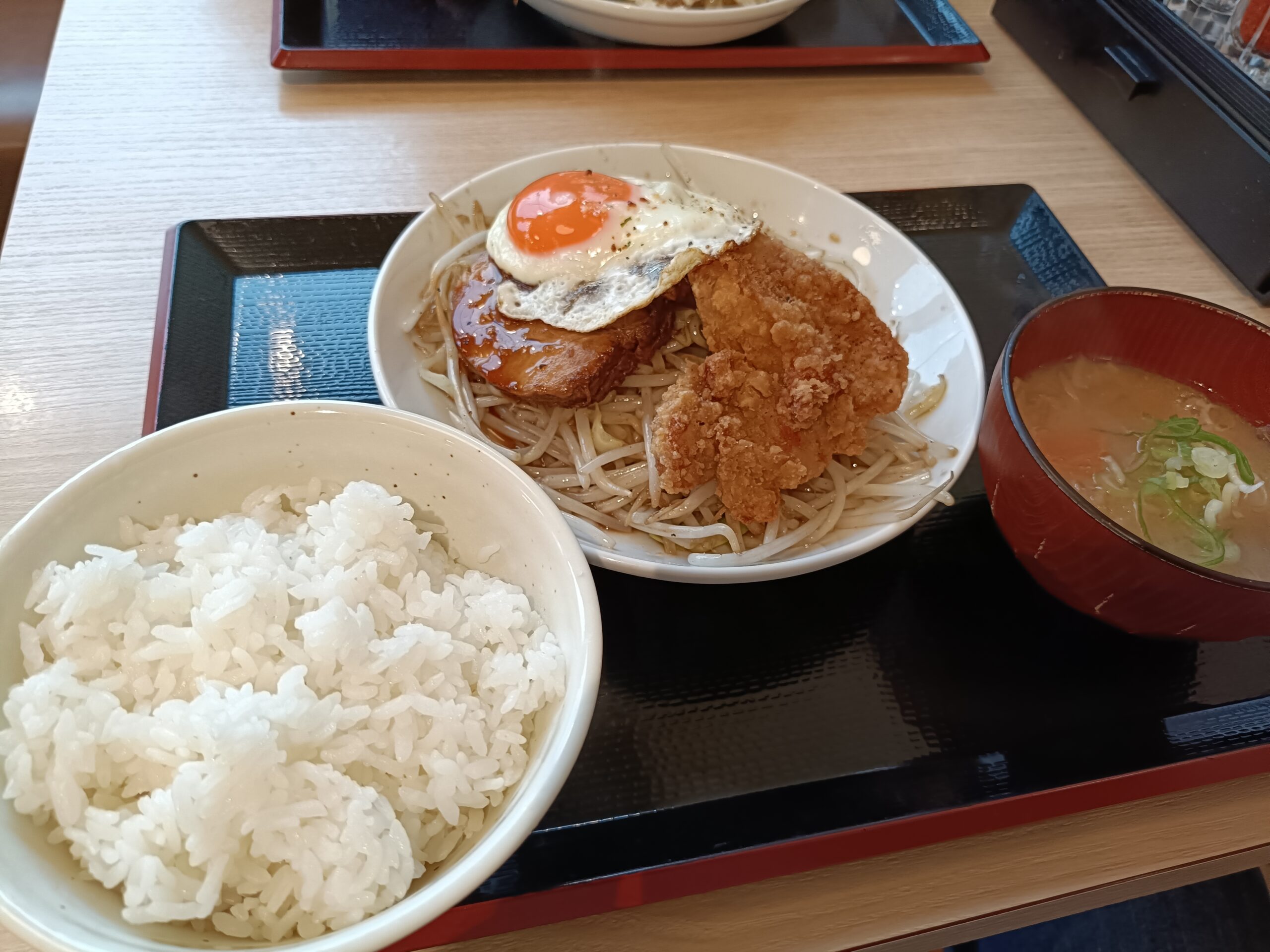 中毒飯チョモランマ