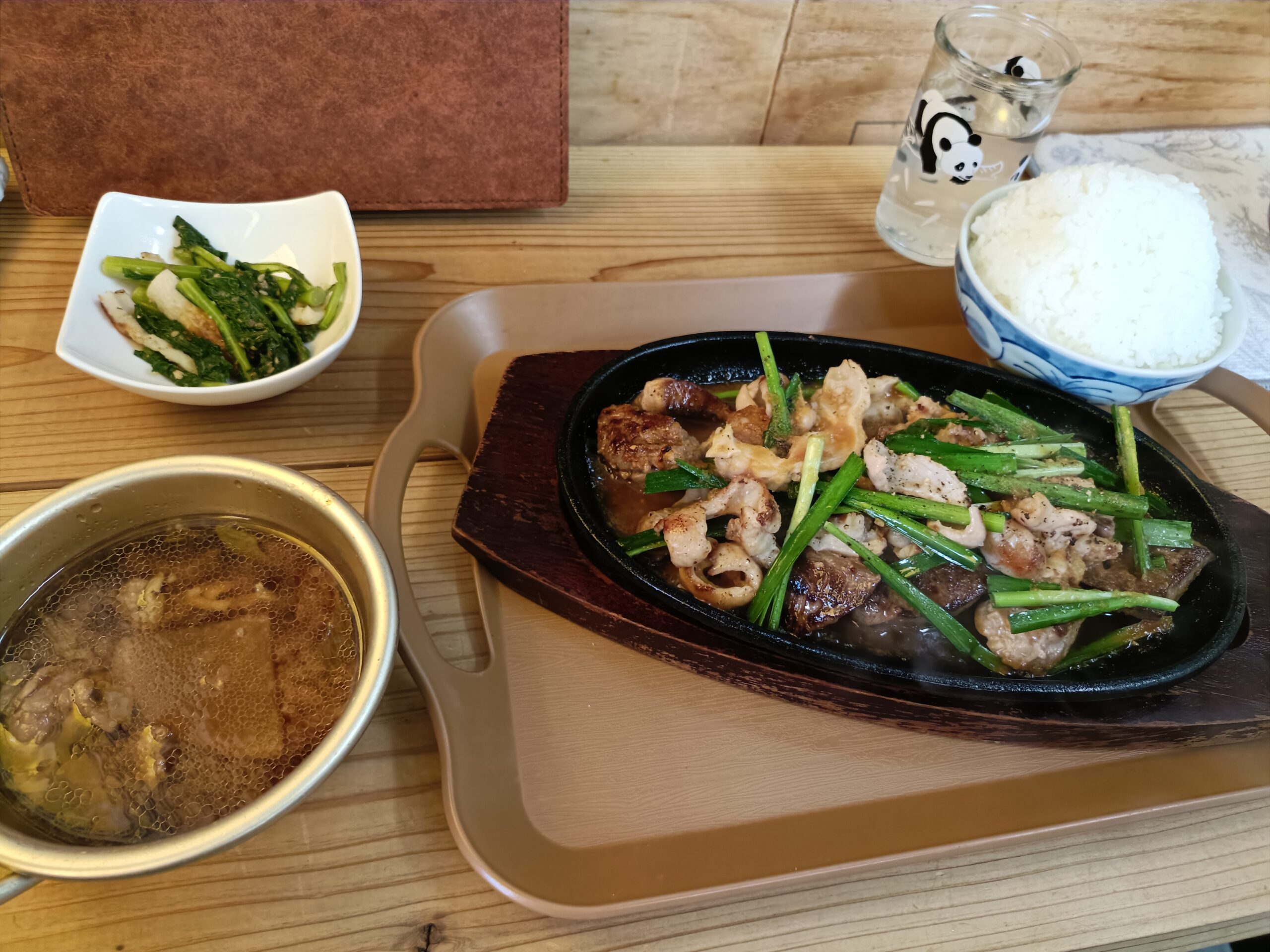 もつと麺類 ホワンロン