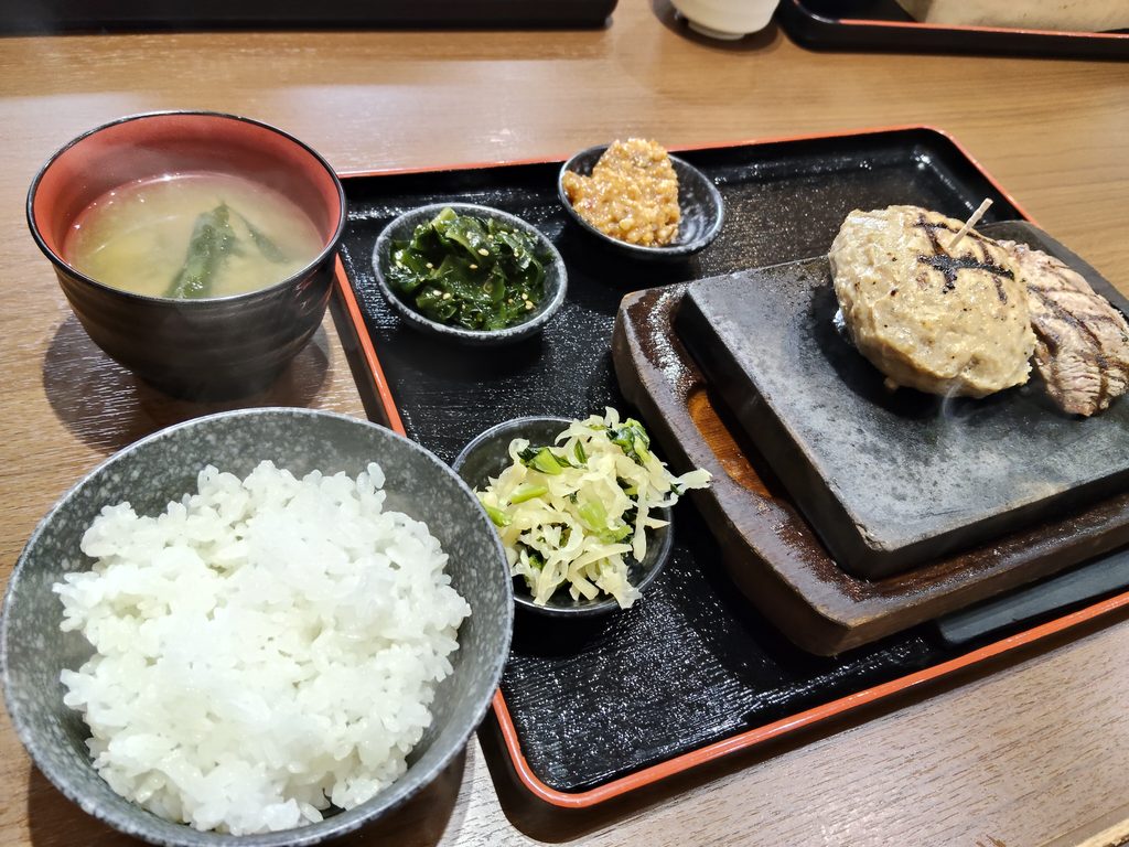 感動の肉と米 春日井店